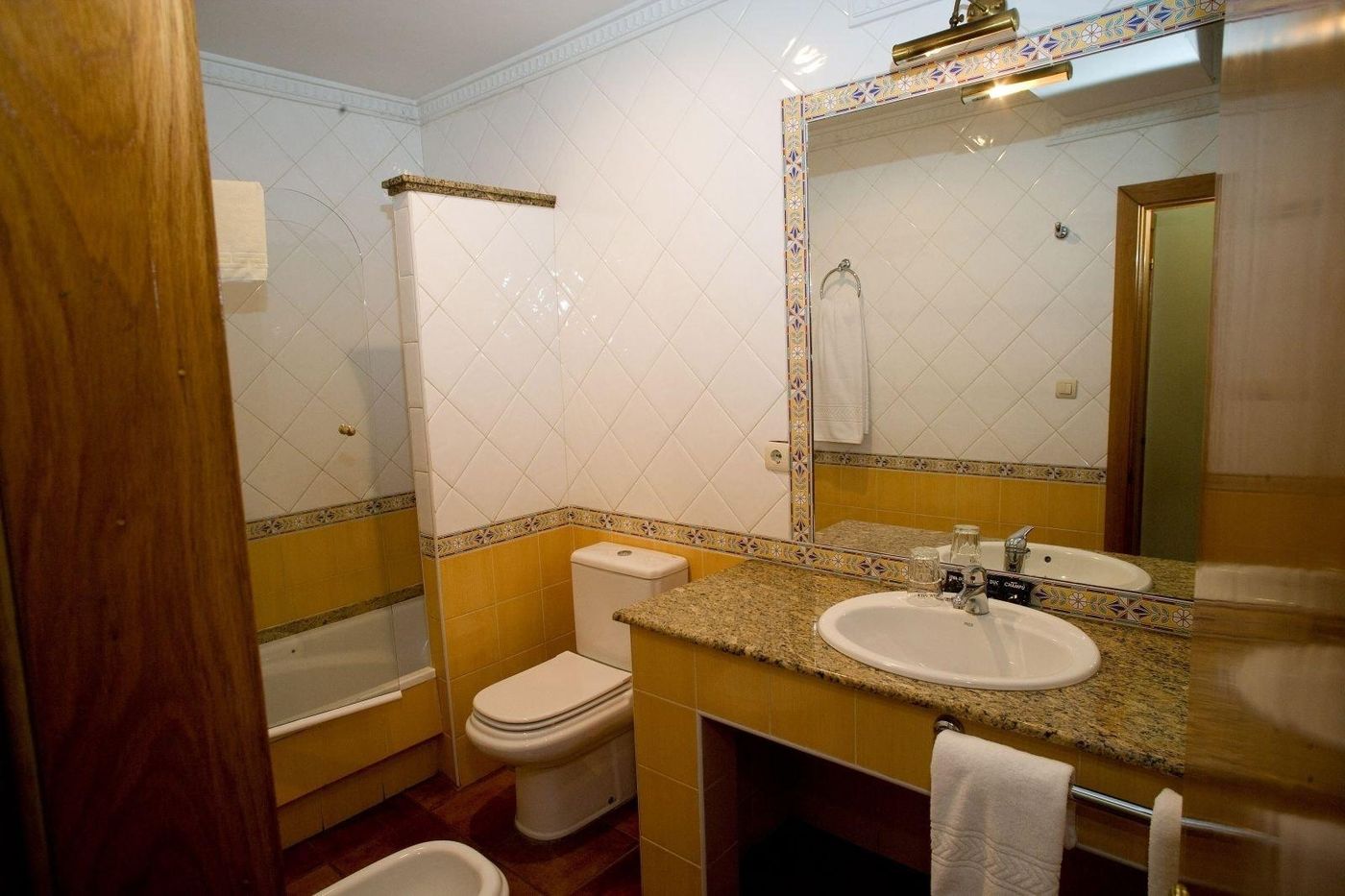 Hotel El Balcón-Spain-AVILES-Room-7