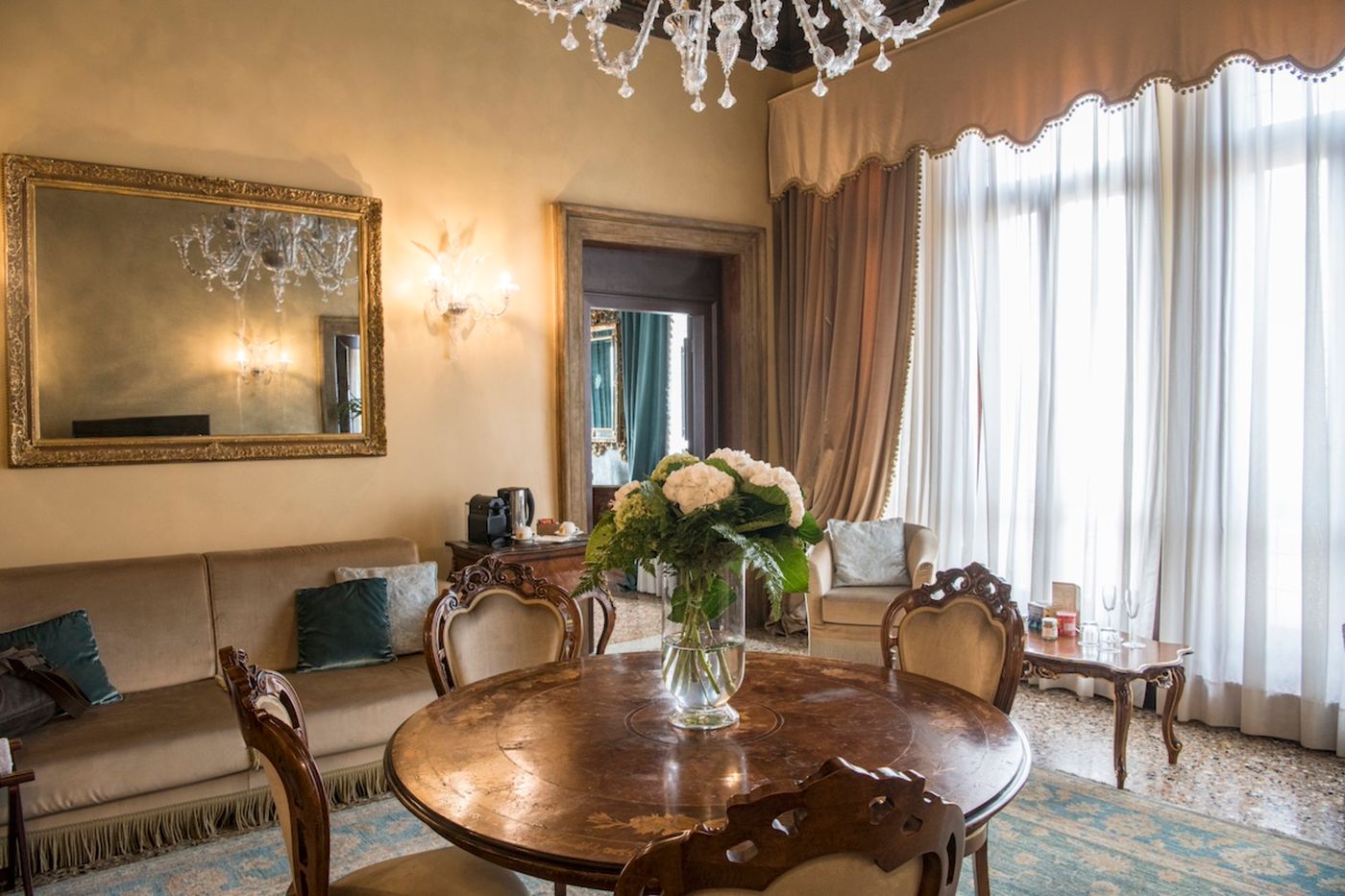 Nani-Mocenigo-Palace-Room-38