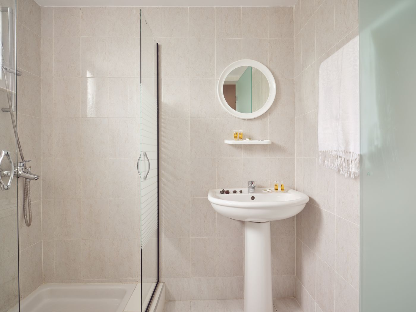 Savvas-De-Mar-Room-23