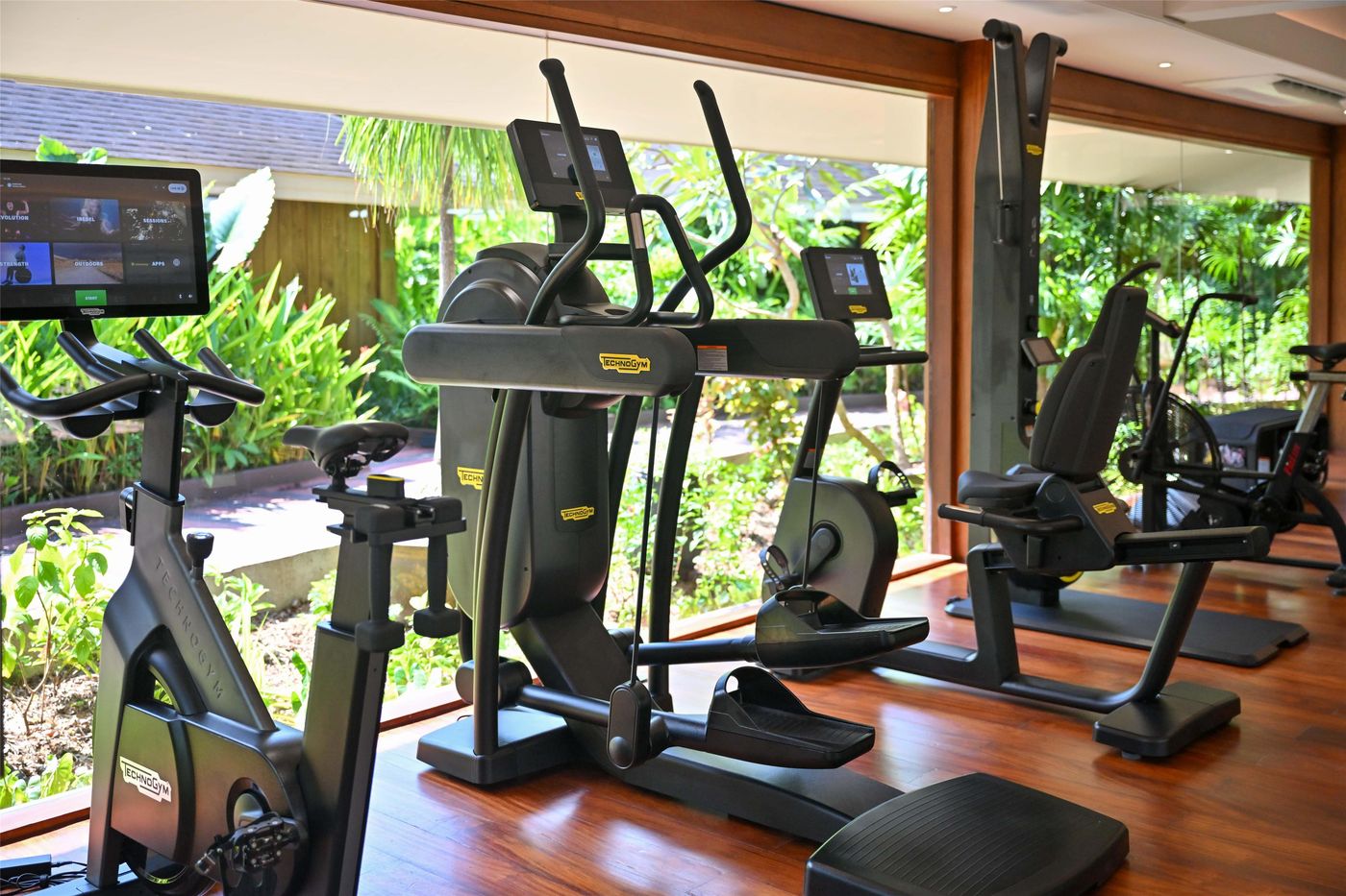 Barcelo-Coconut-Island-Sports-and-Entertainment-113