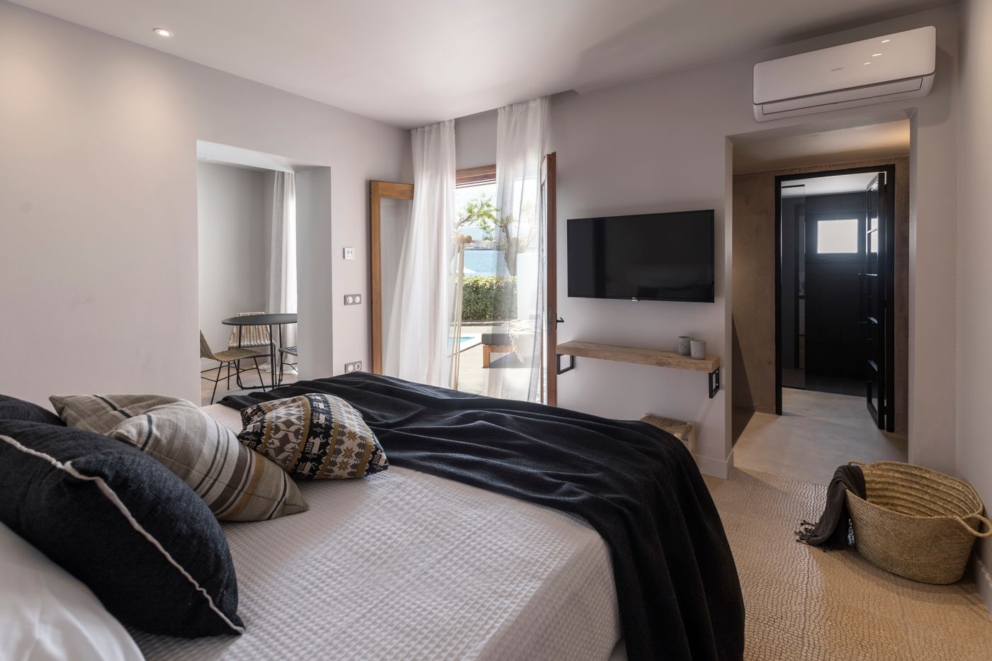 Minos-Beach-Art-Hotel-Room-29