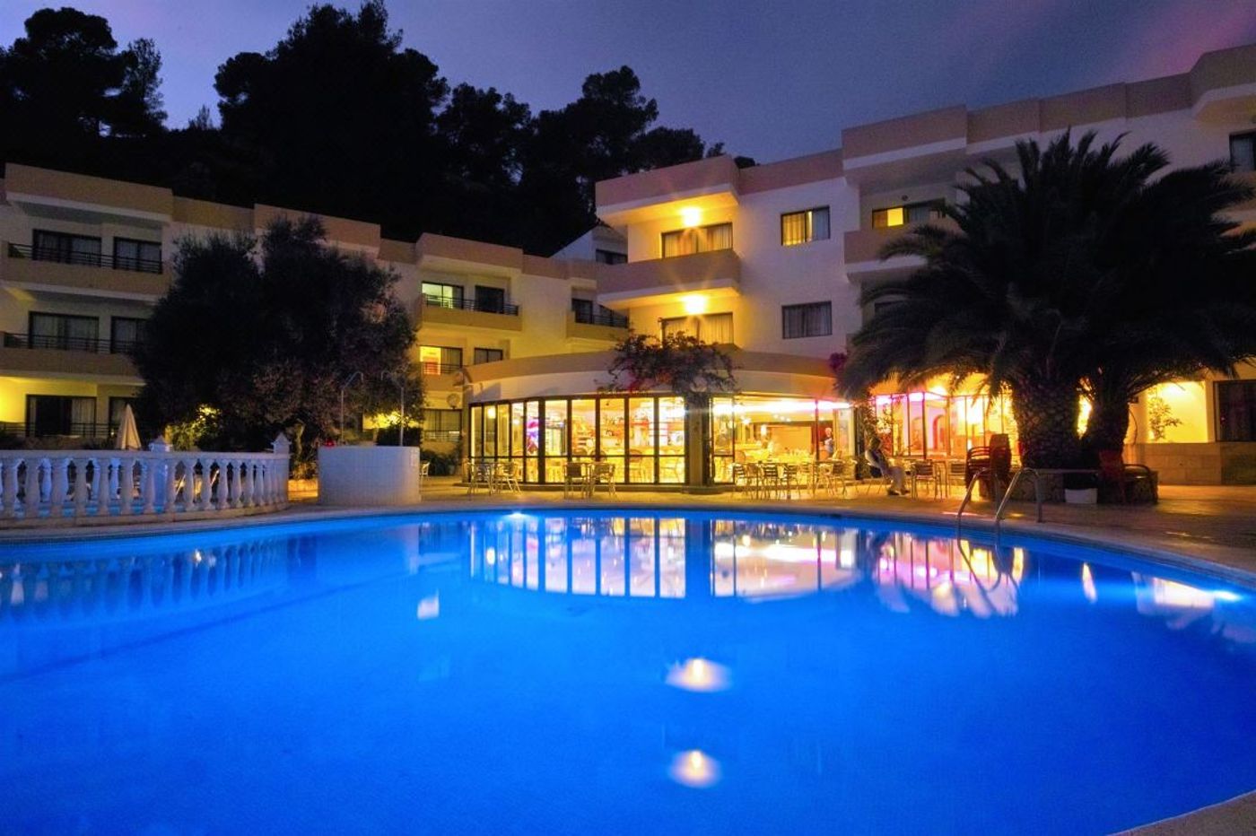 Balansat-Resort-Apartamentos-Pool-13