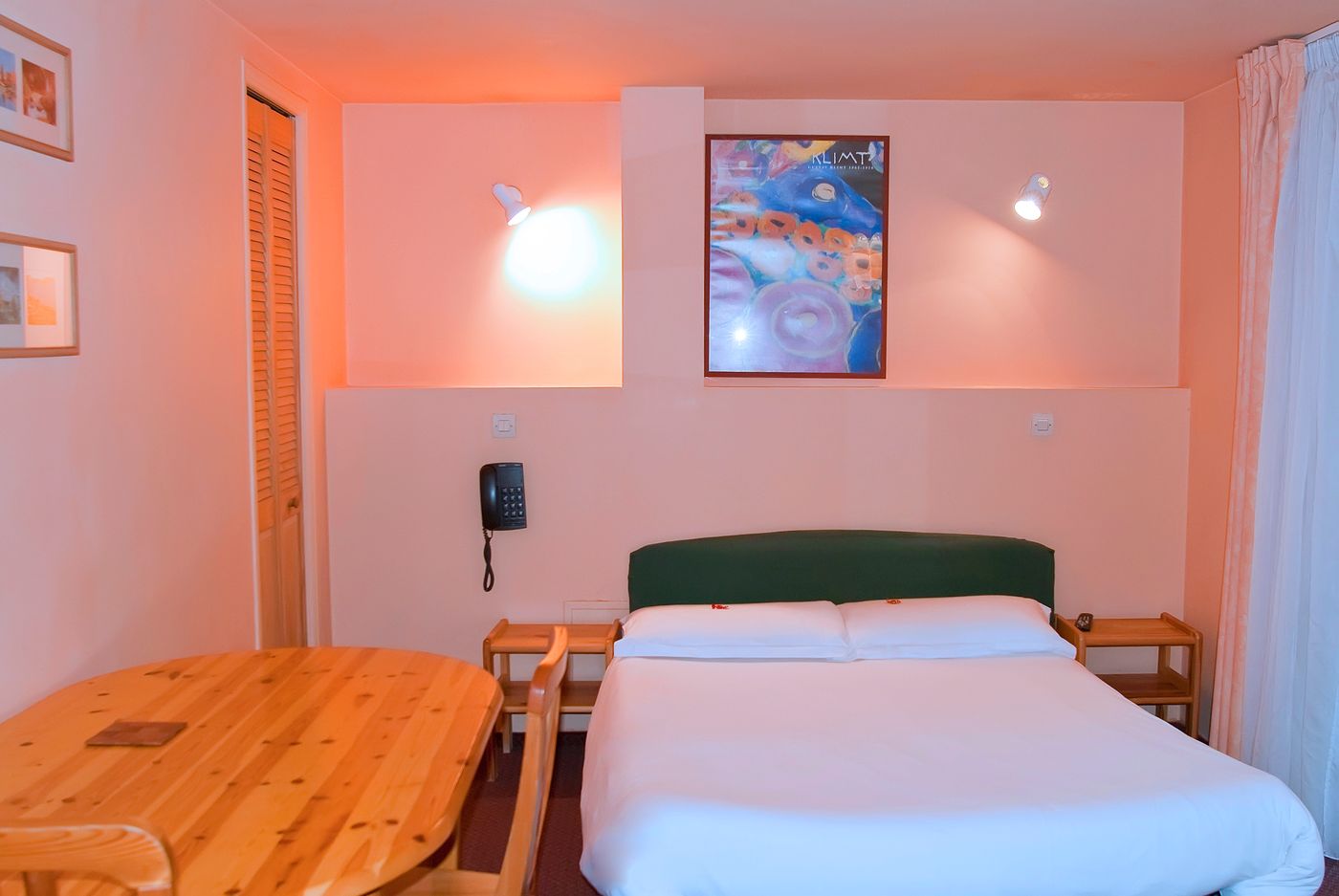 Comte-De-Nice-Room-5