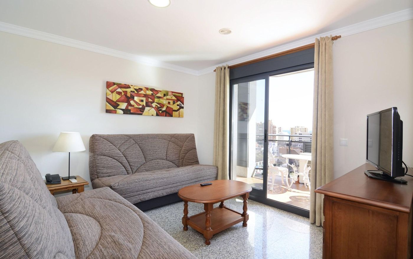 Apartamentos-Nuria-Sol-Room-16