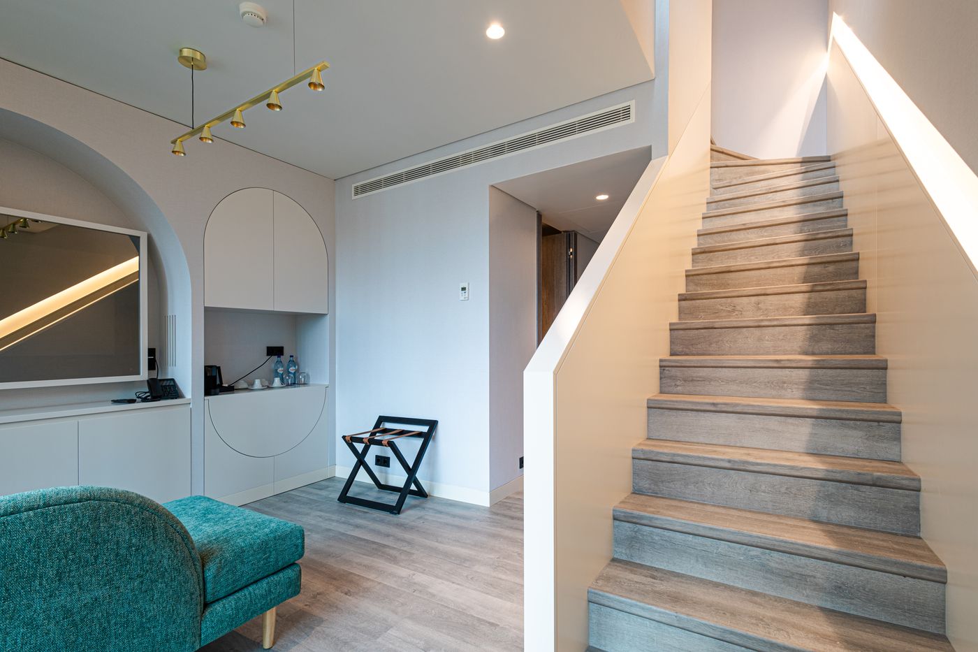 Luster-Hotel-Room-29