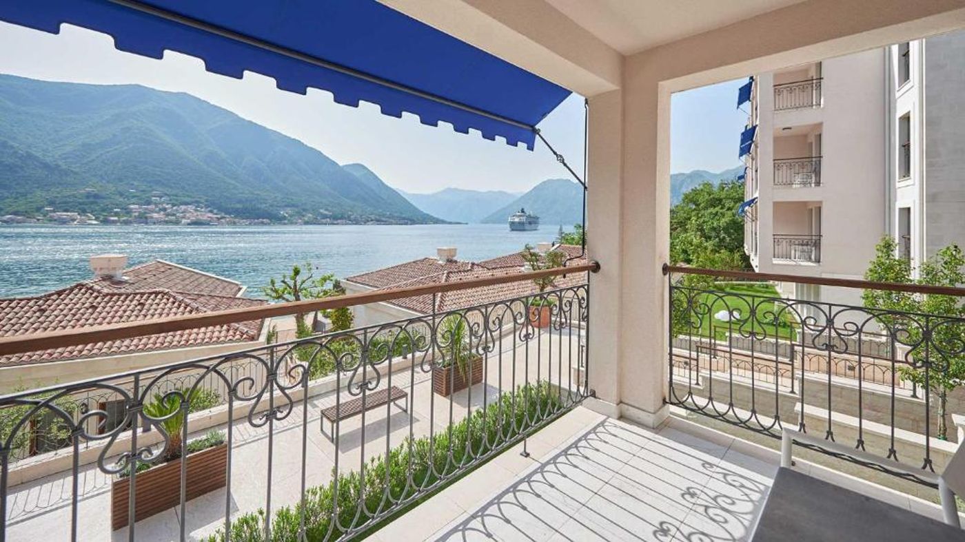 Huma-Kotor-Bay-Room-41