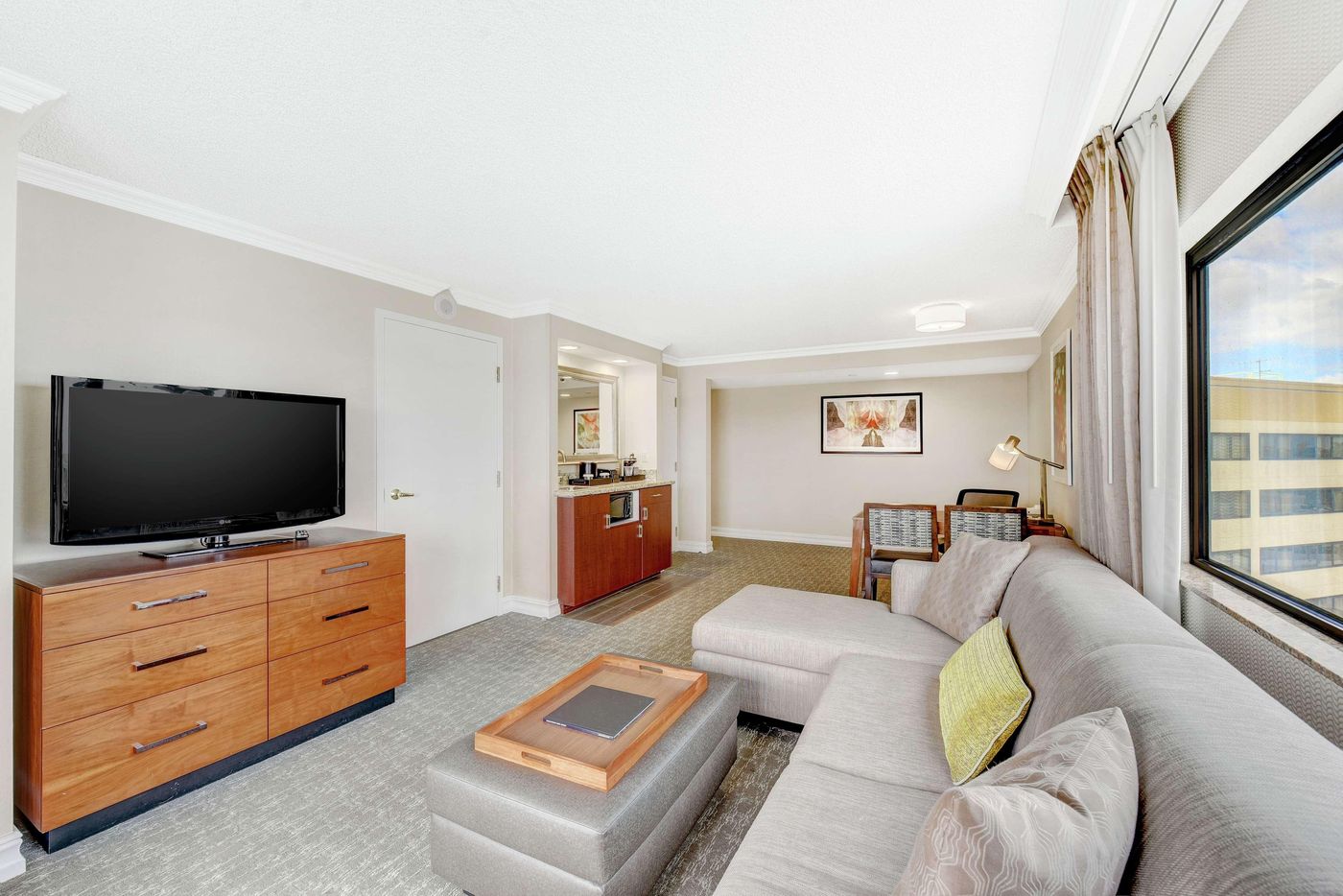 Embassy-Suites-by-Hilton-Anaheim-Orange-Room-10