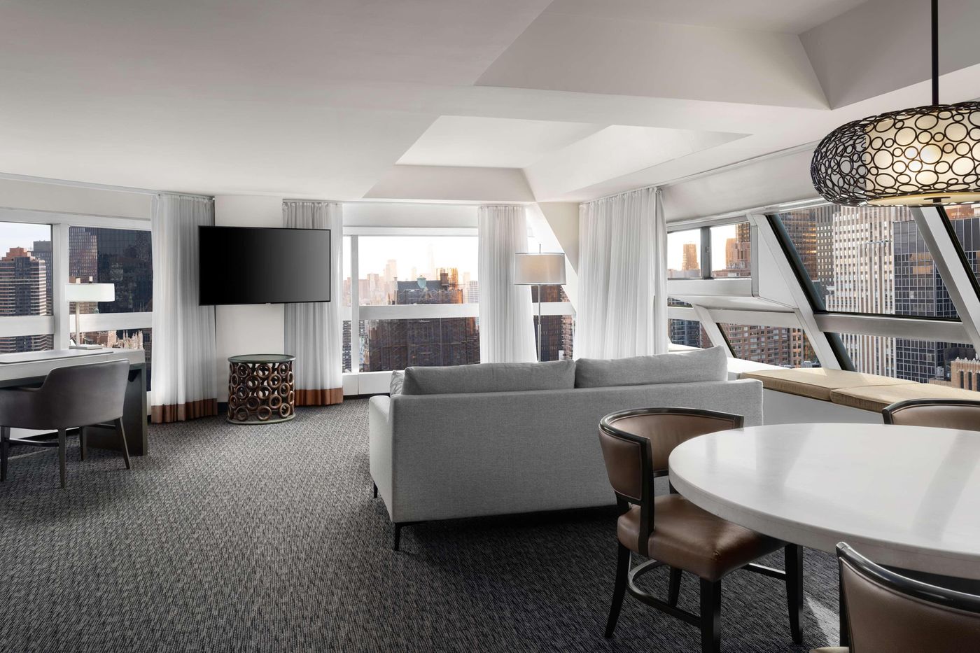 Millennium-Hilton-New-York-One-UN-Plaza-Room-44