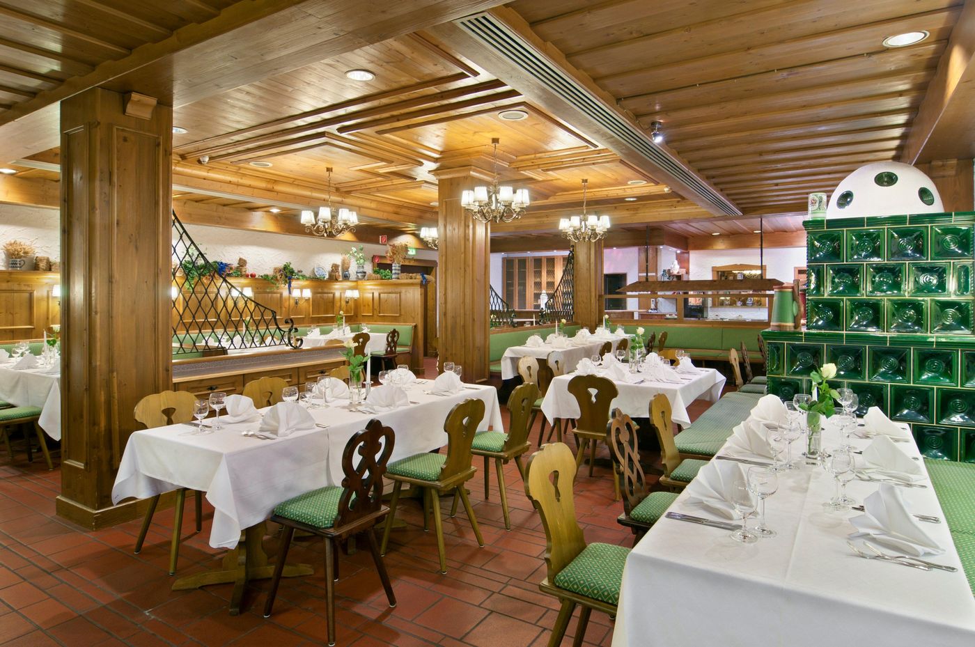 Holiday-Inn-Munich-South-Restaurant-40