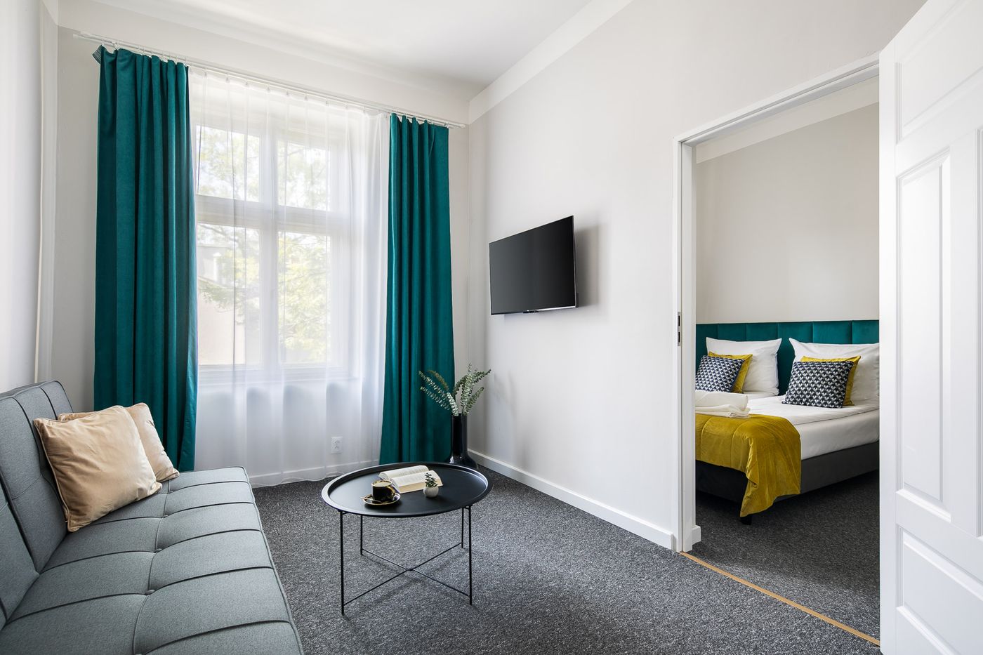 Green-Avenue-Apartments-Room-12