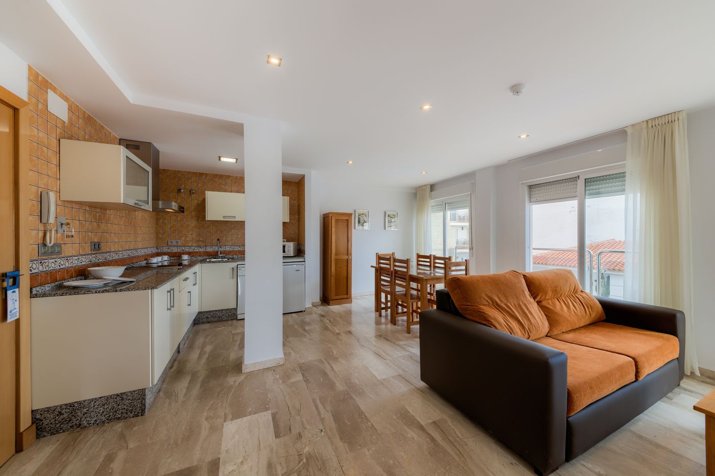 Loto-Conil-Apartamentos-Room-29