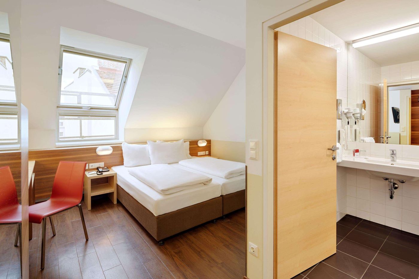 Austria Trend Hotel Beim Theresianum - Austria - VIENNA - Room - 6