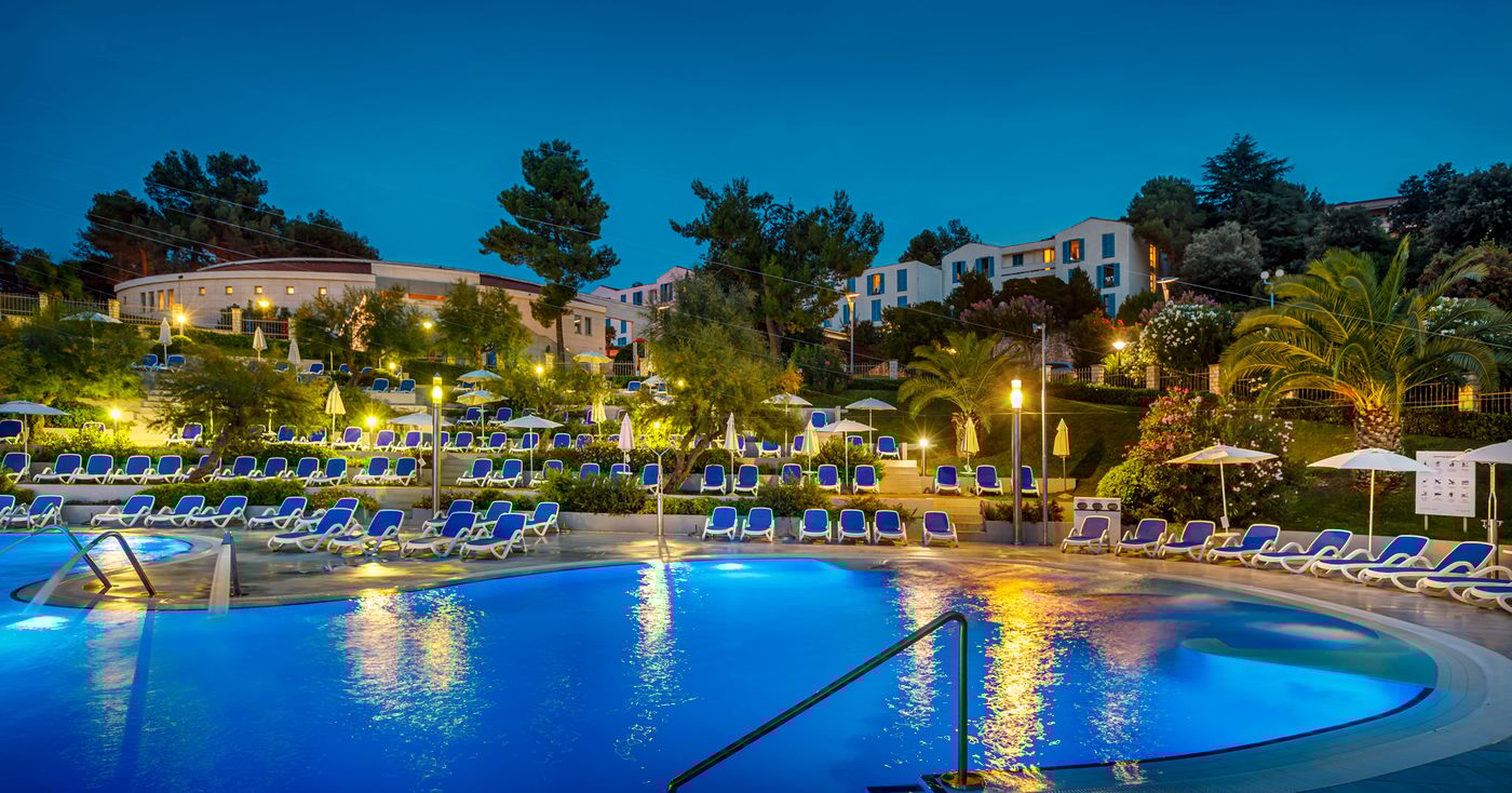 Maistra-Select-Belvedere-Resort-Pool-2