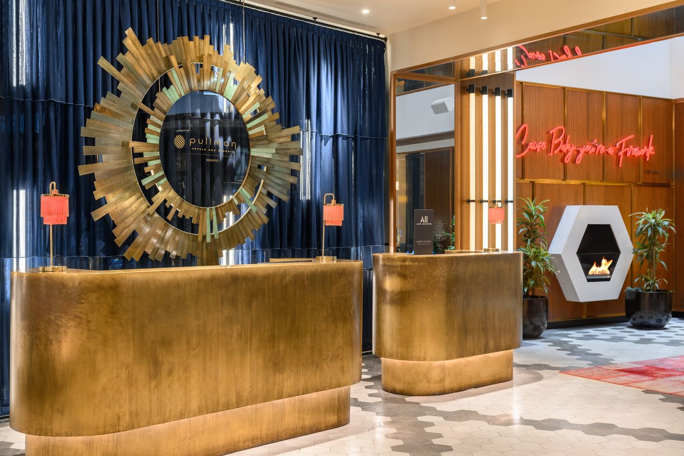 Pullman-Budapest-Lobby-24