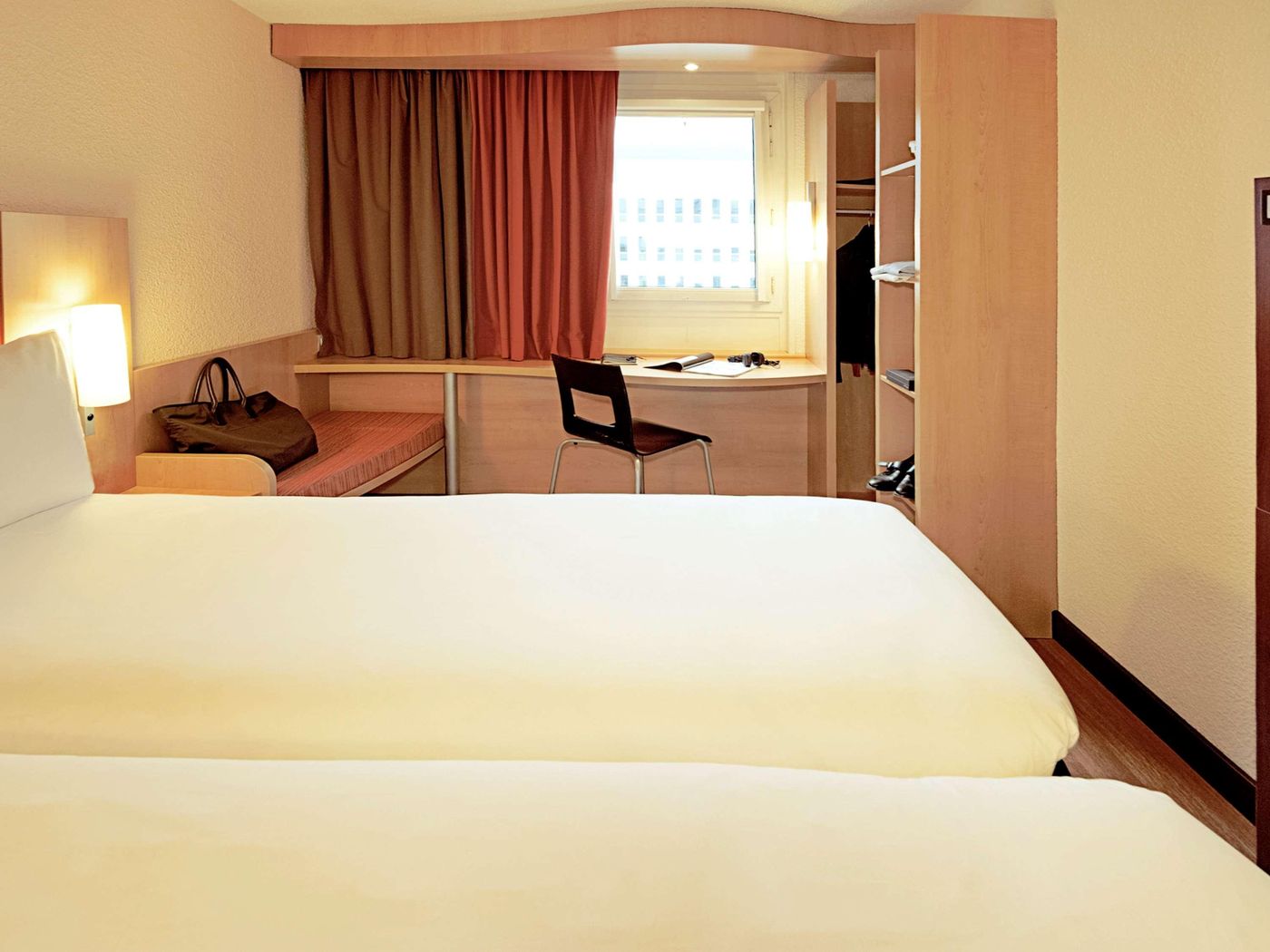 ibis-Luxembourg-Aeroport-Room-28