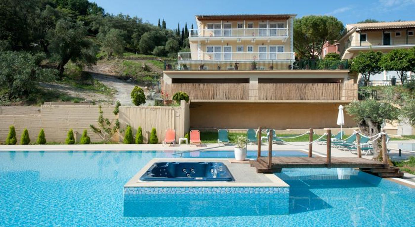 Marina Apartments & Studios