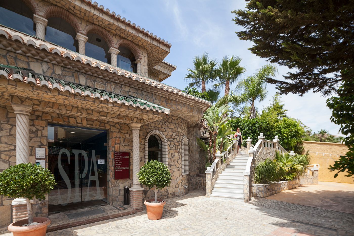 Best-Alcazar-Sports-and-Entertainment-12