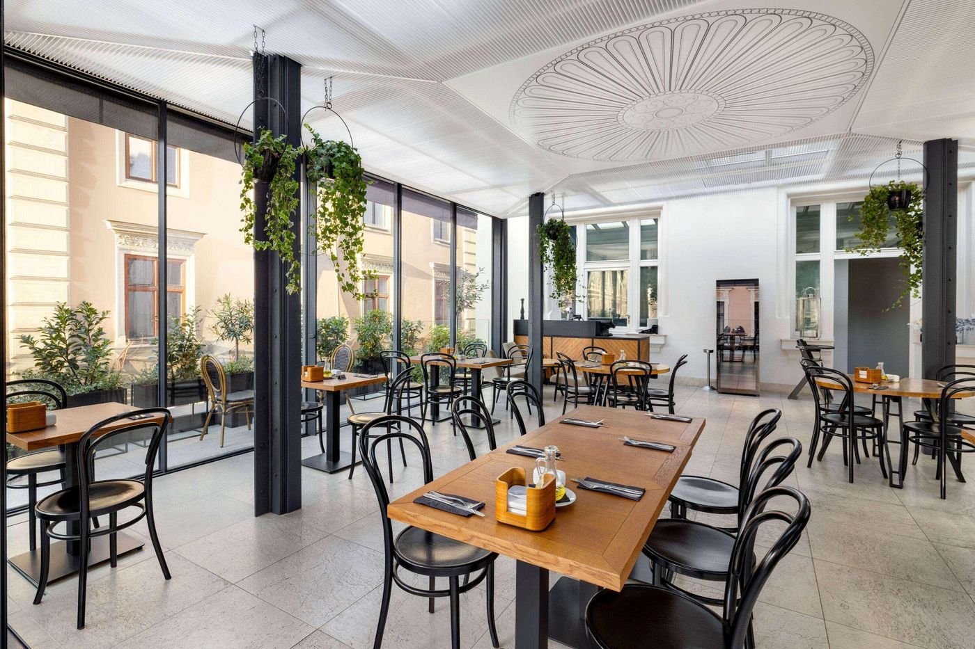 Wyndham-Grand-Krakow-Old-Town-General-view-15