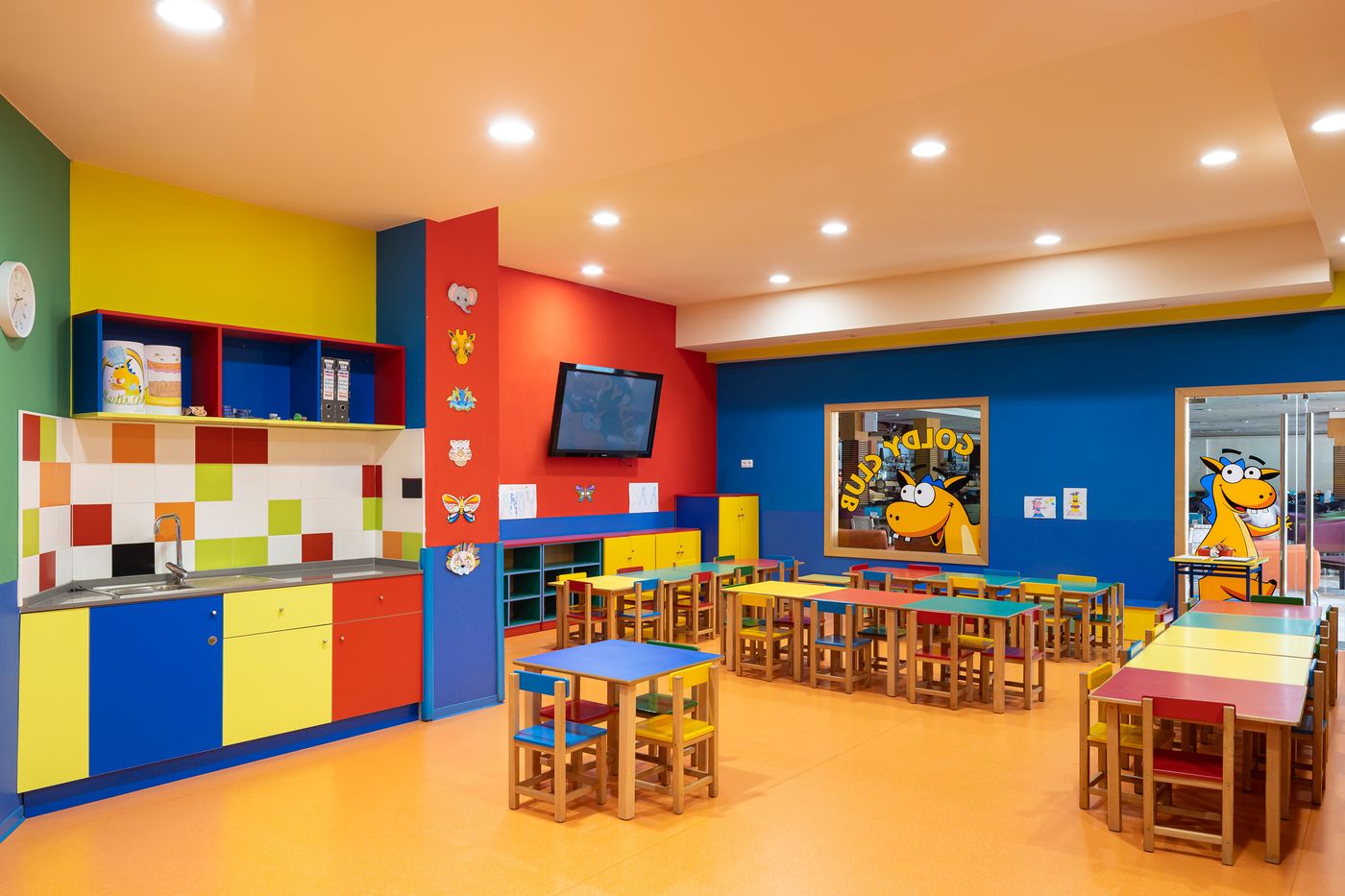 Golden-Bahia-de-Tossa-Sports-and-Entertainment-58