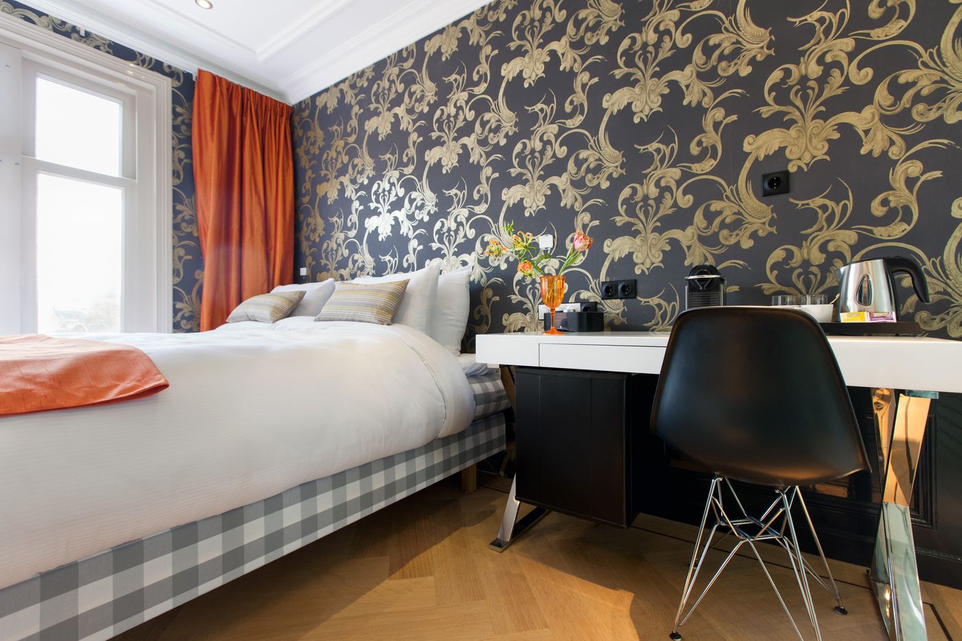 Amsterdam-Canal-Hotel-Room-22