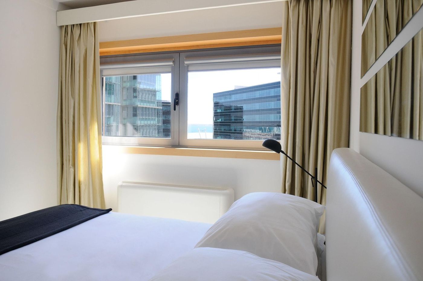 Panoramic-Living-Room-21