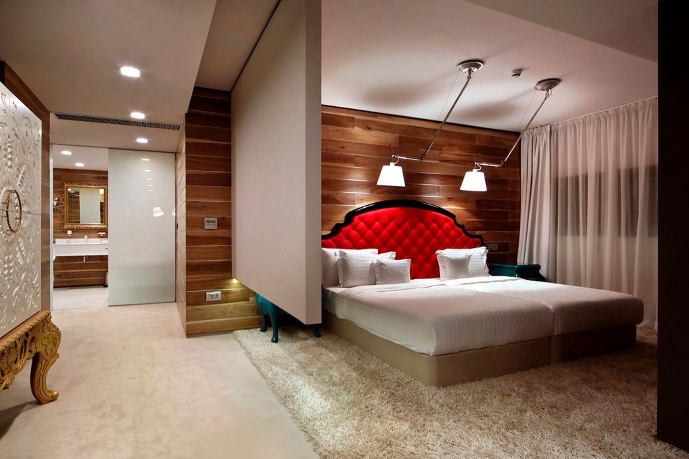 Graffit-Gallery-Hotel-Room-8