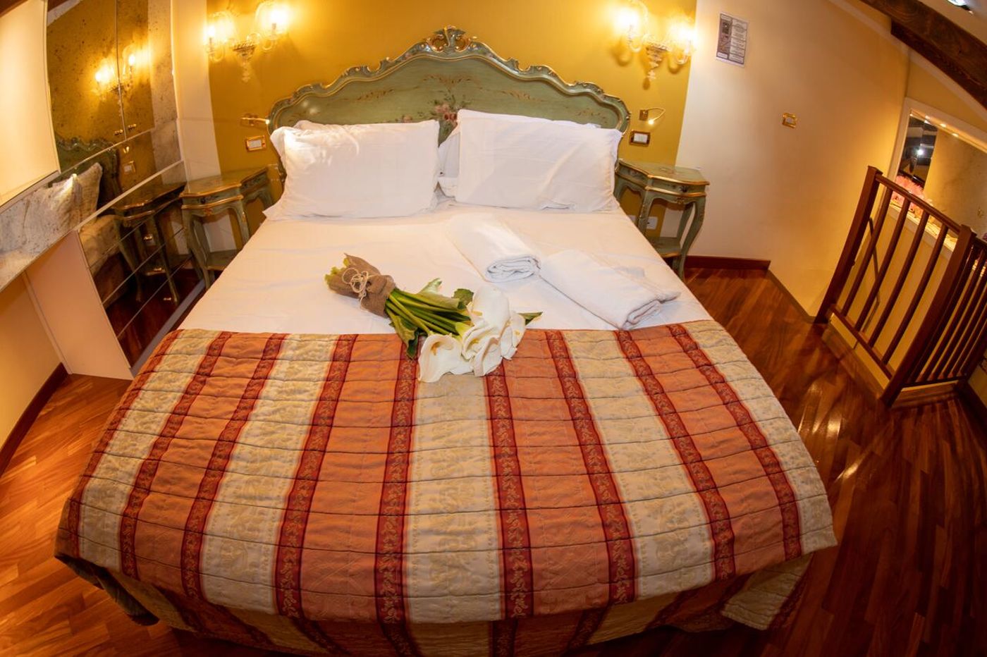 Ca--Dell-Arte-Suites-Room-4