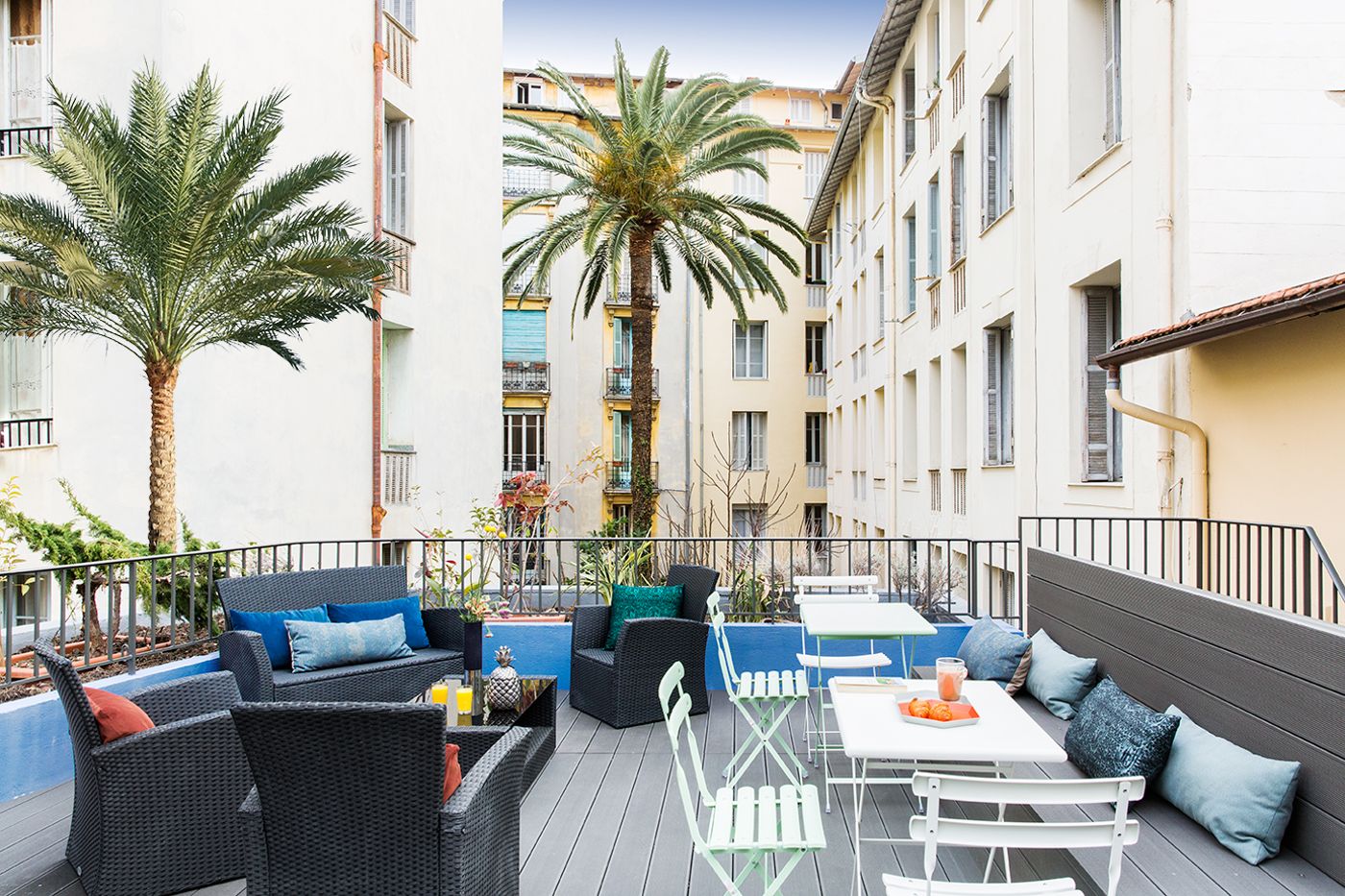 Les-Cigales-Terrace-1