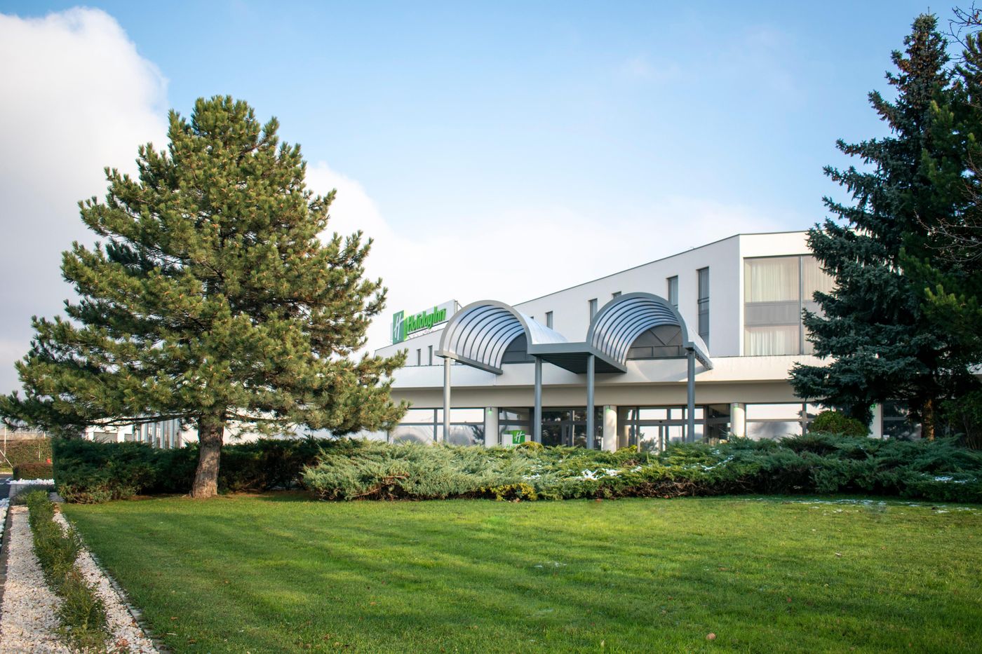 Holiday-Inn-Budapest---Budaors-General-view-9