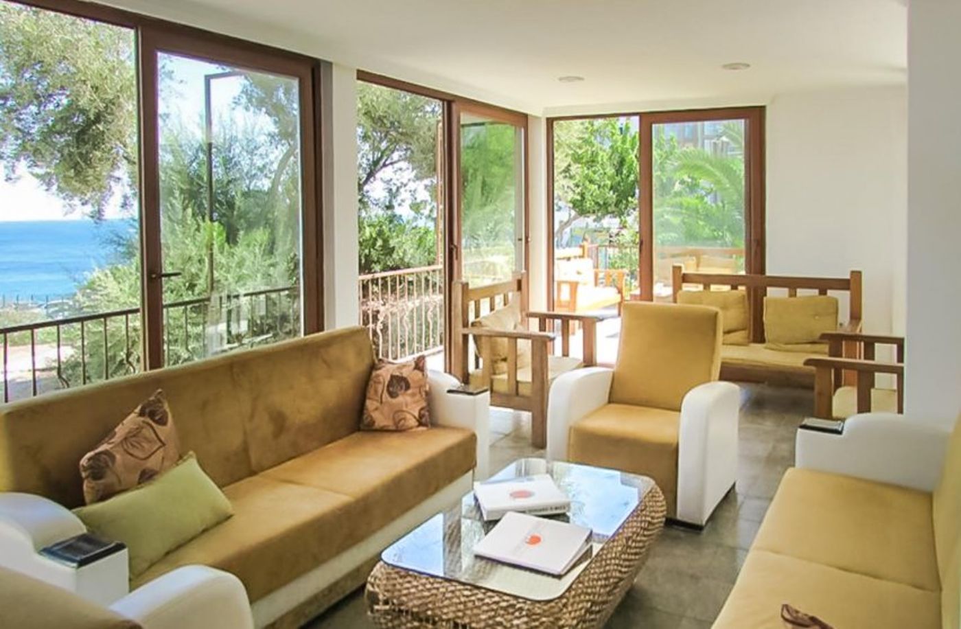 Akvaryum Beach Hotel