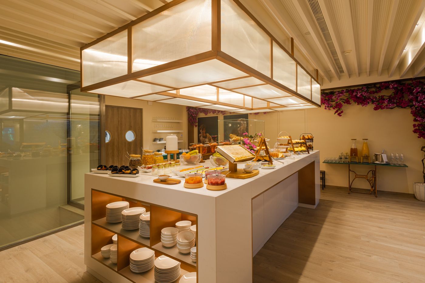 Luster-Hotel-Restaurant-48