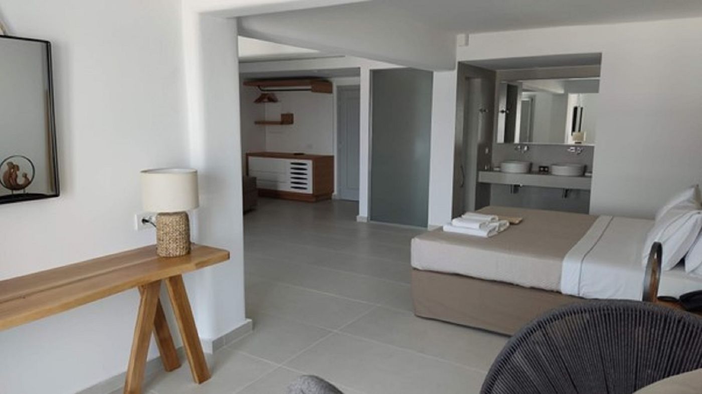 Manoulas-Beach-Room-31