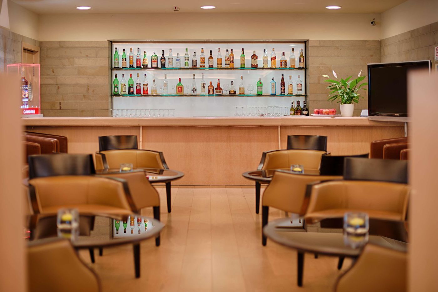 NH Linate - Italy - PESCHIERA BORROMEO (MILANO) - Bar - 2