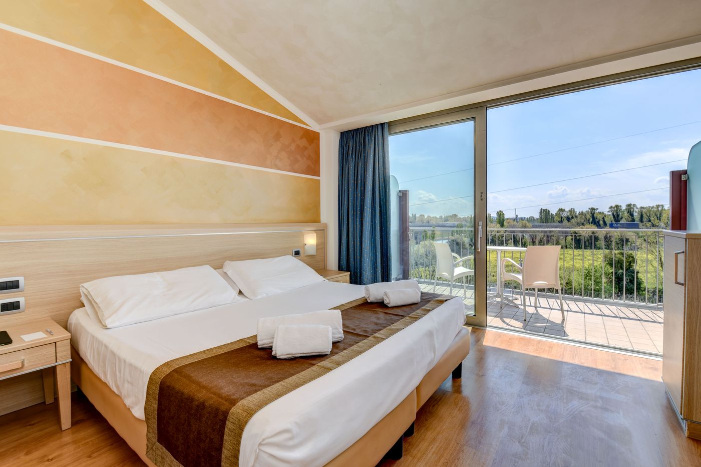 Hotel Rivus-Italy-PESCHIERA DEL GARDA-Room-3