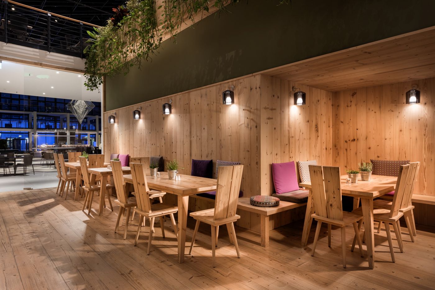 Estrel-Hotel-Berlin-Restaurant-40