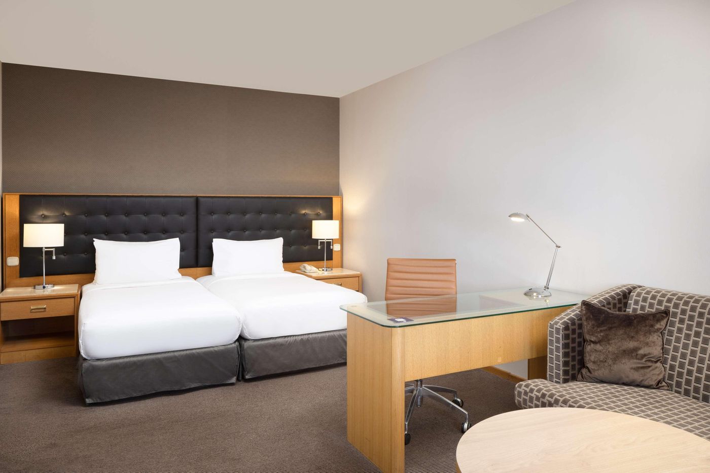 Doubletree-By-Hilton-Luxembourg-Room-18