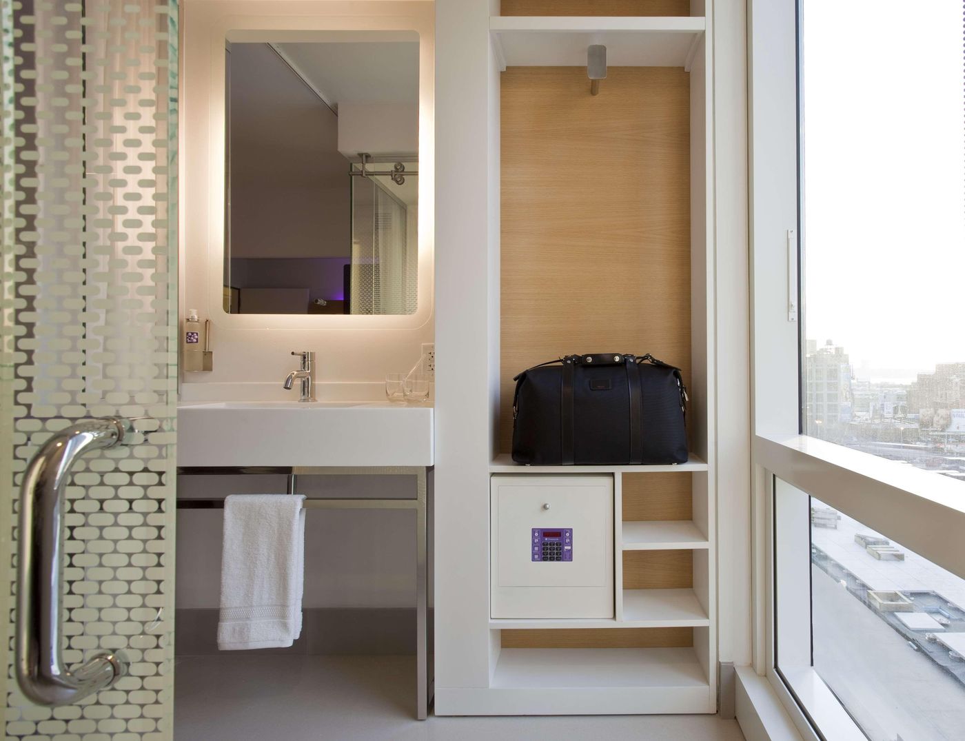 Yotel-New-York-Times-Square-Room-36