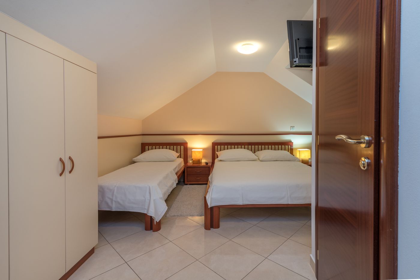 Palace-Trogir-Room-19