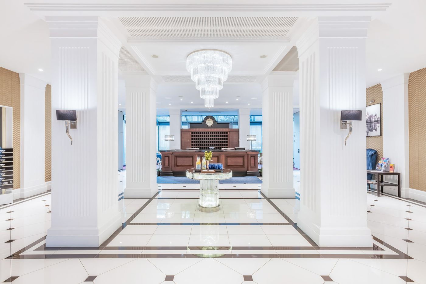 Eurostars-Danube-Budapest-Lobby-13