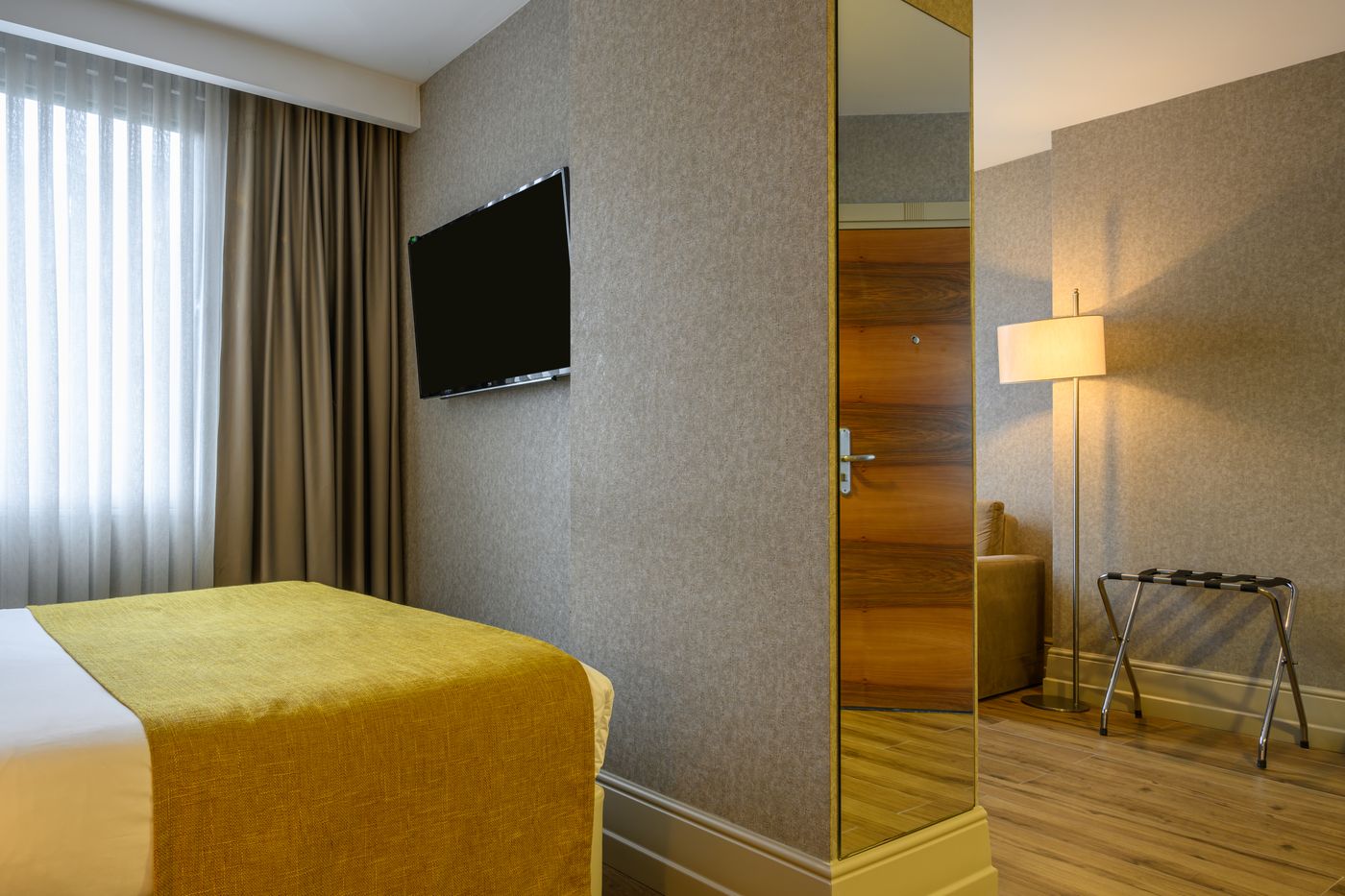 Ramada-Istanbul-Grand-Bazaar-Room-28