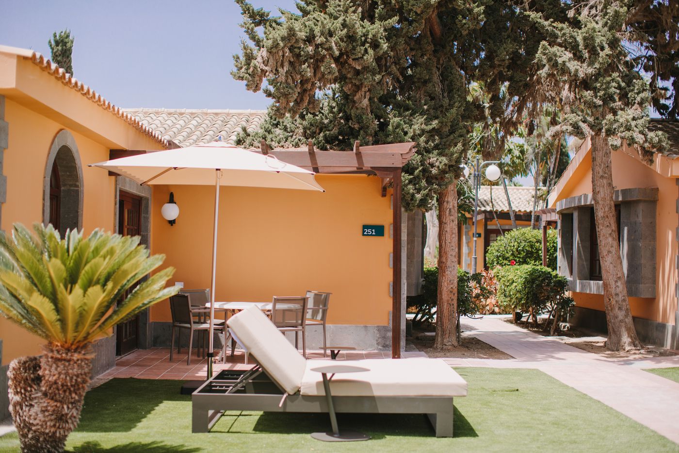 SUITES & VILLAS by Dunas