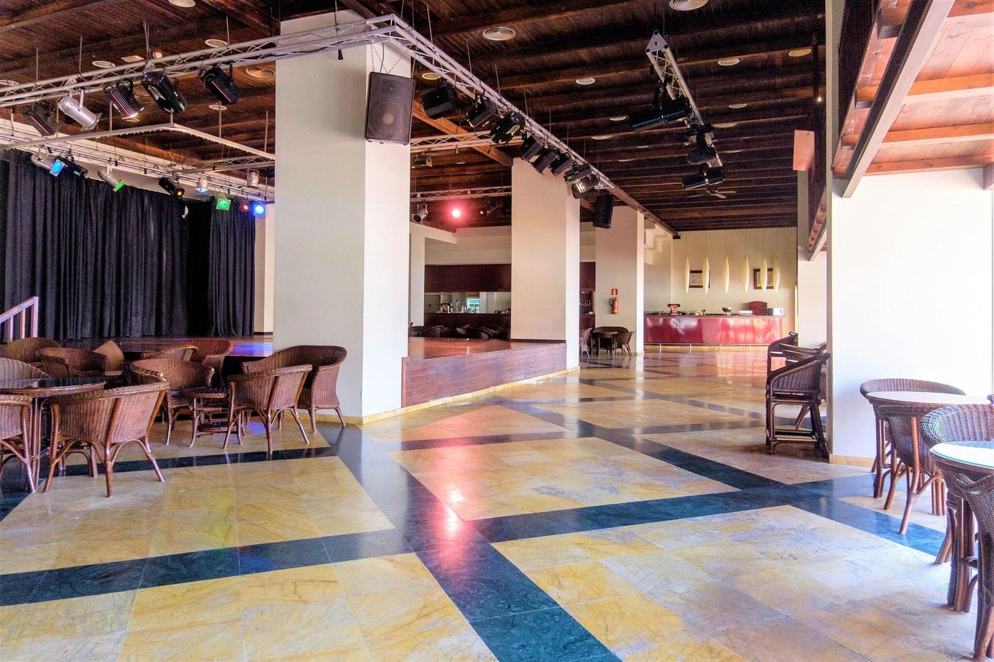 Alegria-Colonial-Mar-Lobby-64