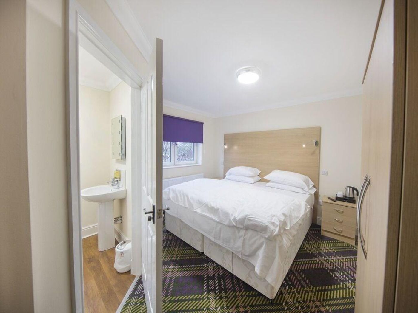 The Bay Horse-United Kingdom-Hamilton-Room-3