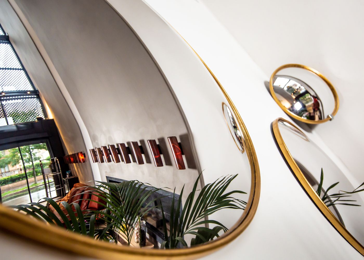 Milan-Suite-Hotel-Lobby-9