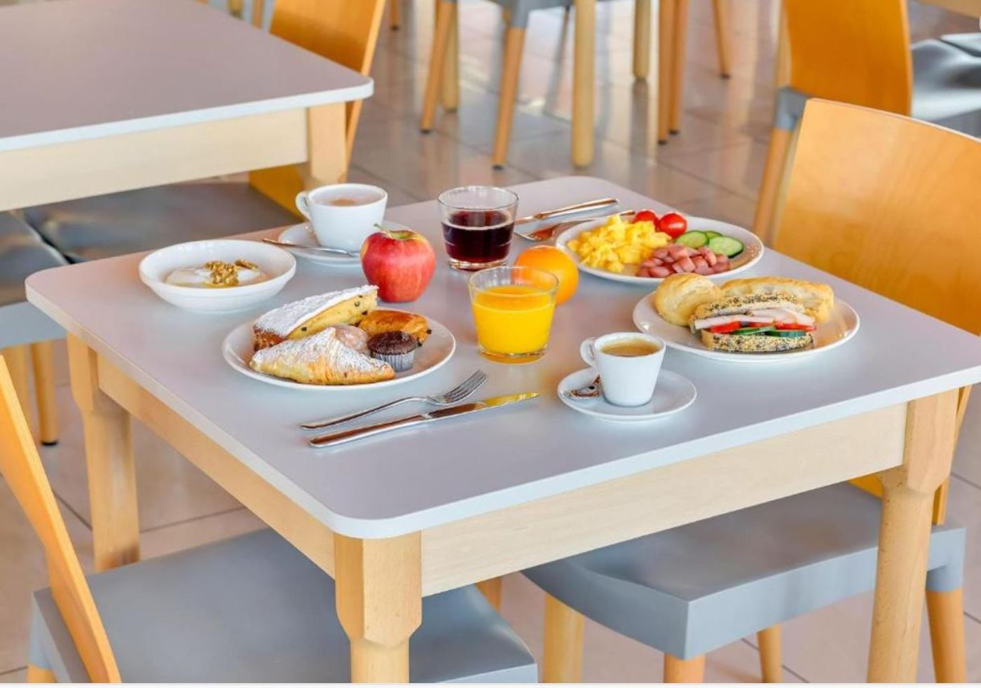 B-B-Hotel-Milano-La-Spezia-Bar-25