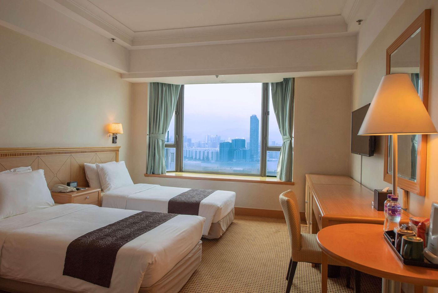 Ramada-Hong-Kong-Grand-View-Room-15