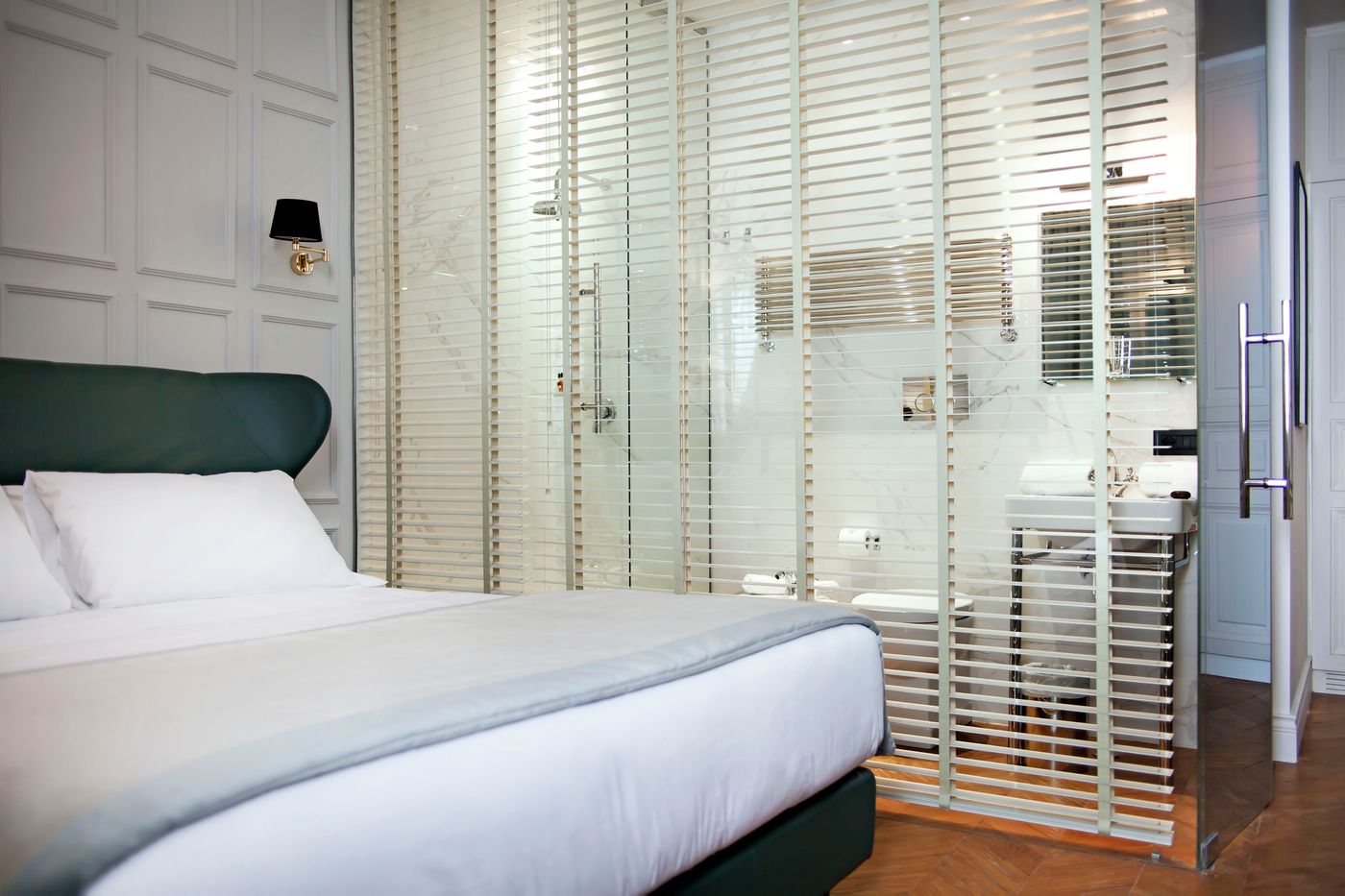 The-Corner-Roma-Room-22