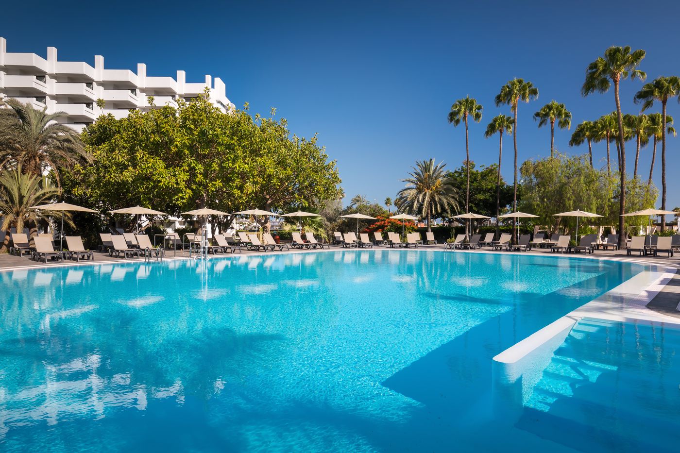 Barcelo-Margaritas-Royal-Level-Pool-3