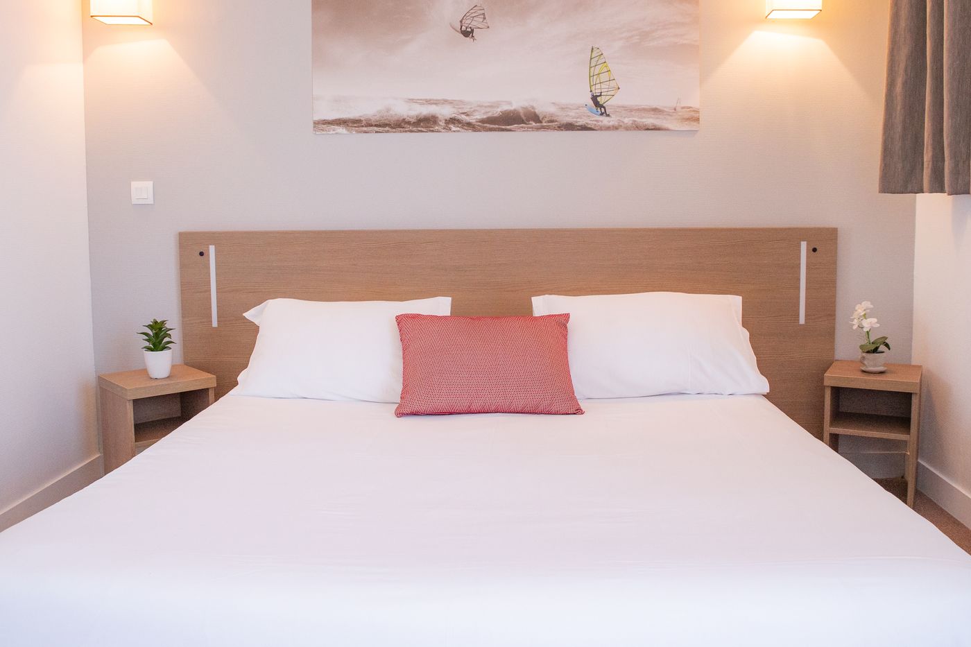 Comfort-Suites-Cannes-Mandelieu-Room-32
