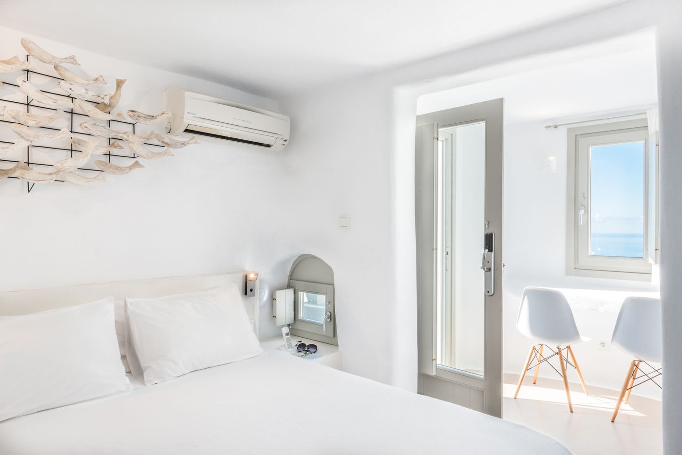 On-The-Rocks-Hotel-Room-17